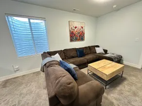 Cozy Home in Quiet Neighborhood - Image 2
