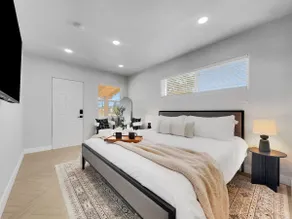 2025 Remodeled King Bed Full Kitchen Washer Dryer - Image 2