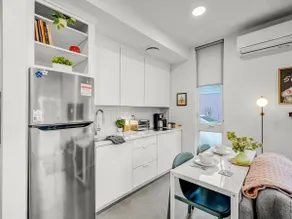 First Level Flat, Walkable, Downtown Vibe, PetsOK - Image 5