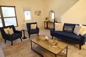 Cozy Townhouse in North Laredo - Image 2