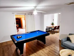 Luxury Poolside Gateaway - Image 4