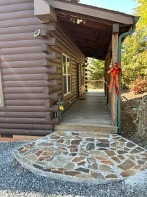 Gorgeous, Peaceful Log Cabin - Image 2