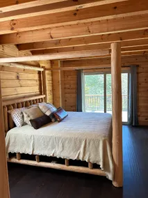 Gorgeous, Peaceful Log Cabin - Image 5