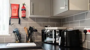 Reardon near warwick hospital, free parking, fast wifi, sleeps 5 - Image 3