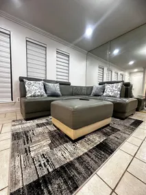 Relaxing 2BR Perfect for Business, Prime Location - Image 2