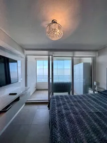 Exclusive and new oceanfront apartment - Image 4
