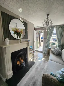 Hugh's Place - Image 2