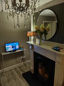 Hugh's Place - Image 5