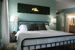 Emerald Suite at The Heritage Lofts - Image 2