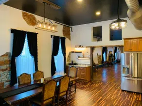 The Penthouse on Main Street (sleeps up to 6) - Image 3