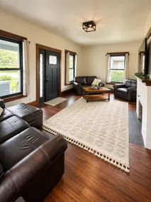 Cozy 4BR • Close to Downtown • Group Friendly - Image 4