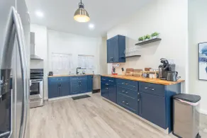 6BR 3BA Retreat 5 min to Downtown Indy + backyard - Image 2