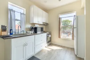 6BR 3BA Retreat 5 min to Downtown Indy + backyard - Image 4