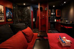 Movie Room – King-Size - Cine Suite in City Center - Image 3