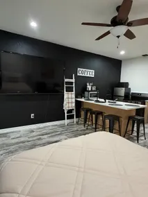 Private Studio Apartment with Full Kitchen - Image 2