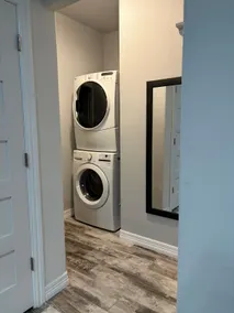 Private Studio Apartment with Full Kitchen - Image 4