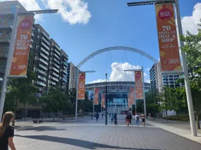 Top floor 2 Bed Apartment One min from Wembley Stadium - Image 2