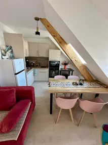 Elegant central apartment + parking space - Image 3