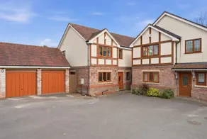 Skyward house 5BR & 3BR, Next to NEC BHX - Image 2