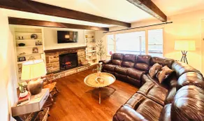 Close to campus| pond|fire pit|King|Private - Image 3