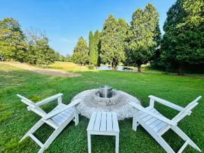 Close to campus| pond|fire pit|King|Private - Image 2