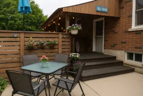 Mar's Tiki Escape – Pool & Bar - Image 4