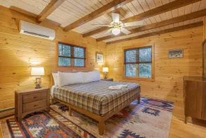 4 BR Wooded Getaway on Long Pond! [Woodsy Pines] - Image 3
