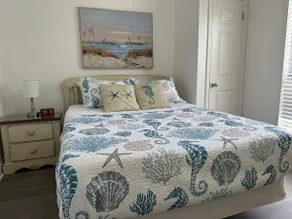 Renovated high ceiling condo*Gulf View* Lofty! - Image 4