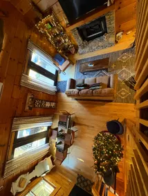6 Acre Retreat Sauna, Hot Tub, FirePit, GolfCart - Image 3