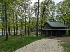 Cozy Cabin at Water's Edge - Image 4