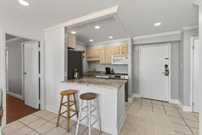Relax on Sunny Virginia Beach with Oceanfront View - Image 3