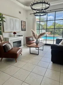Relaxing home w/ Pool, Theatre & Central Location - Image 2