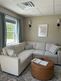 New guest home on 7 acres. - Image 3