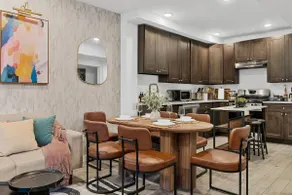 Cozy 3BR Near NYC & MetLife | Parking Included - Image 3