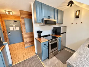 Moose Mtn Retreat | Ski-In/Ski-Out | Pool & Hot Tub - Image 5