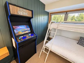 Moose Mtn Retreat | Ski-In/Ski-Out | Pool & Hot Tub - Image 4