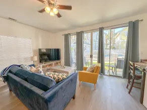 Pool front *1 minute walk to beach*Newly renovated - Image 2
