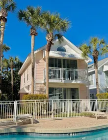 Pool front *1 minute walk to beach*Newly renovated - Image 4