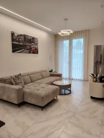 Holiday Home Varese- Family & Group stay with private parking - Image 3