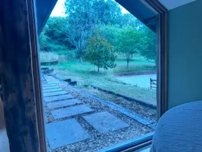 The lodge - Bright and peaceful. - Image 2