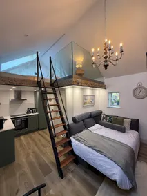 Holly Cottage Cozy Loft - Image 4