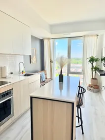 Modern 1BR Condo in Port Credit – Steps to Lake - Image 2