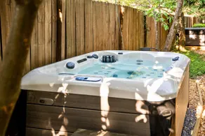 Desoto Cottage Hot Tub & Breakfast Treats - Image 2