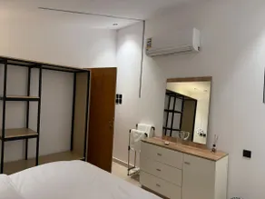 Studio with bedroom and elegant living room - Image 3