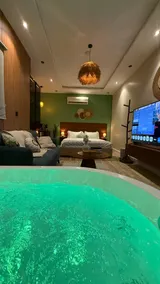 Spacious M5 suite for relaxation with Jacuzzi and massage (self check-in) - Image 3