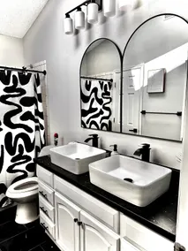 Modern & Spacious 4-Bedroom Home! | Central Parker - Image 4