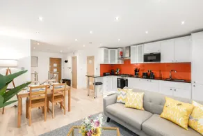 Angel 2 BR, 2 Bath Duplex with Balcony Sleeps 5 - Image 2