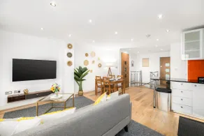 Angel 2 BR, 2 Bath Duplex with Balcony Sleeps 5 - Image 3