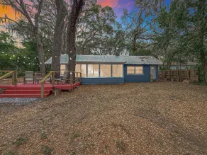 Sweet Tea Cottage • Lakefront • Beach • Fire pit - Image 4