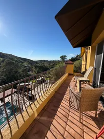Luxury Hillside Oasis – Pool, Spa, Views Sleeps 14 - Image 4
